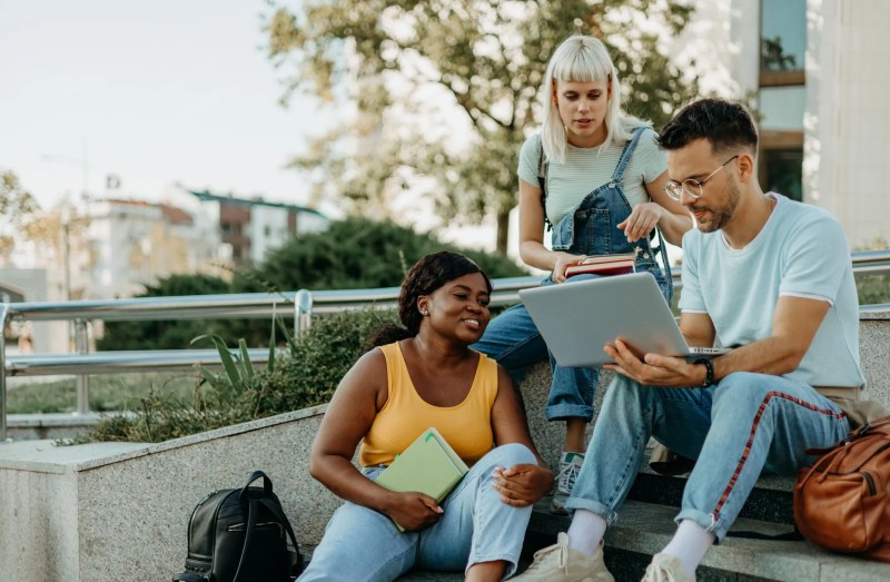 8 Smart Money Moves to Make the Most of Your College Years